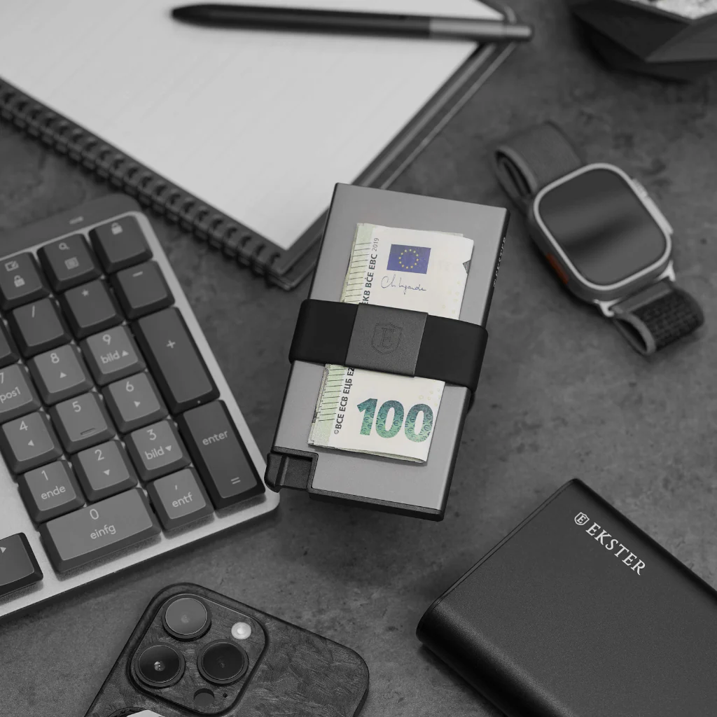Ekster Cardholder - Image 31