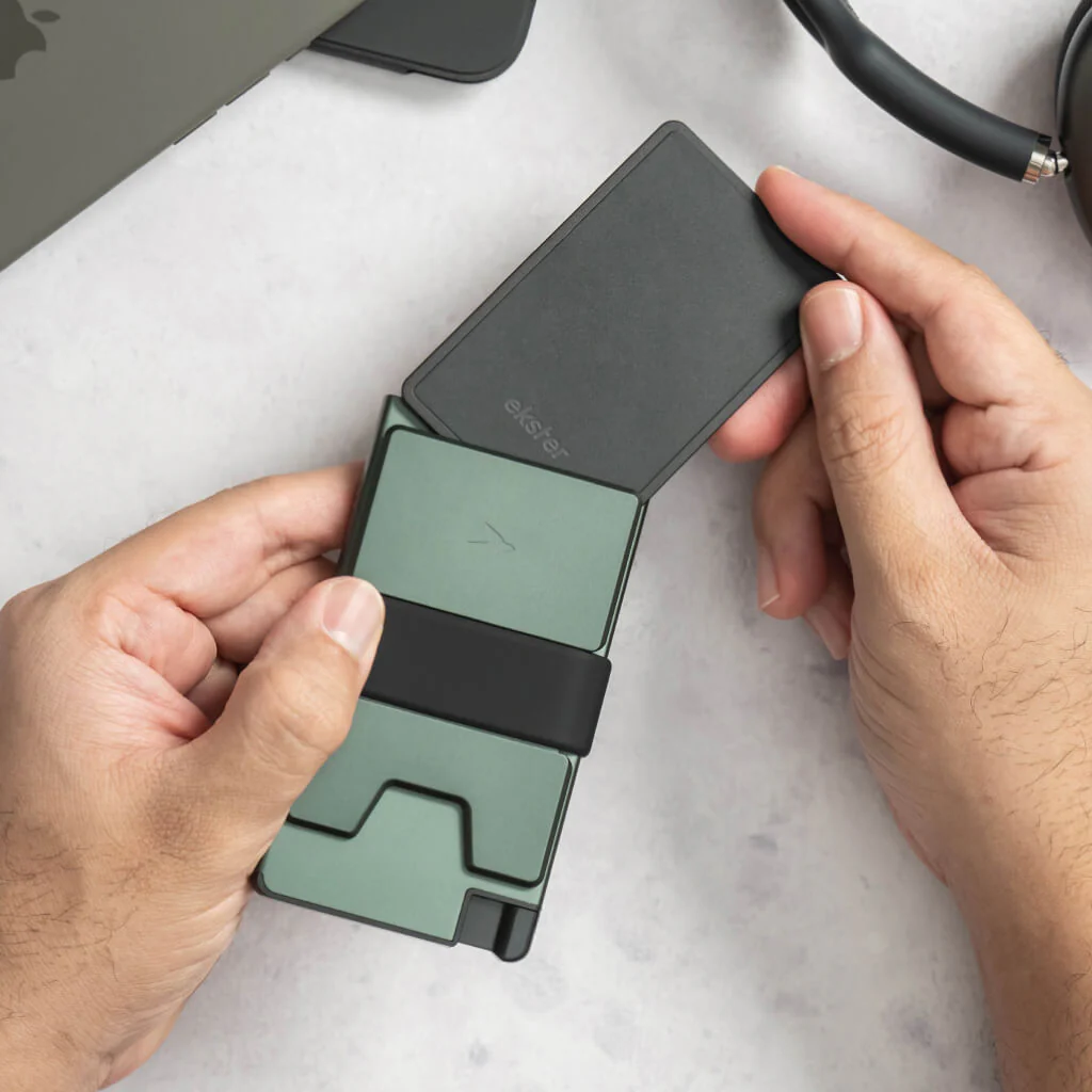 Ekster Cardholder Pro - Image 92