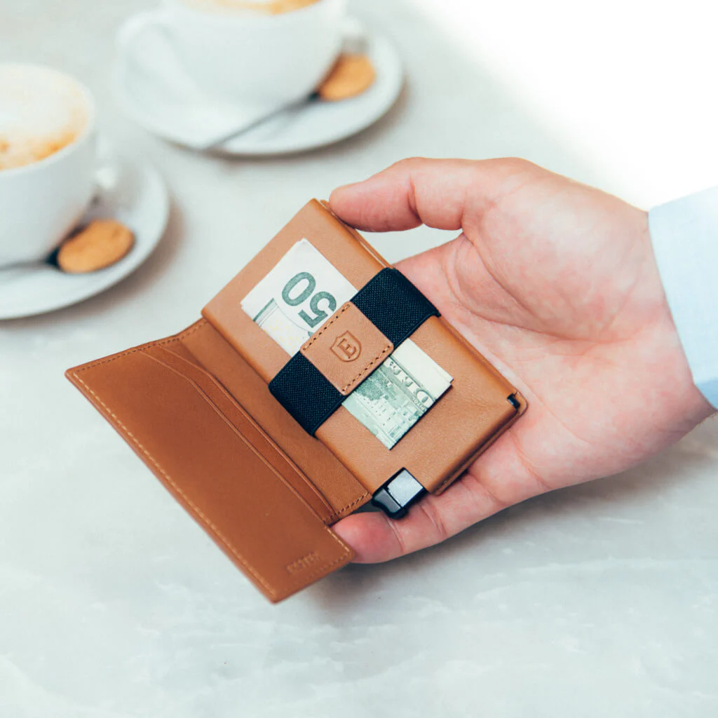 Ekster Wallet - Image 137