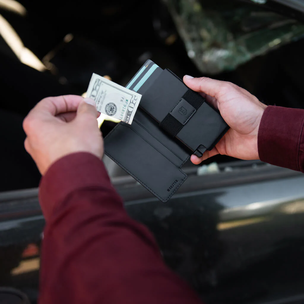 Ekster Wallet - Image 167